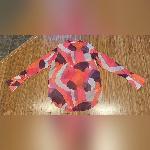 💚 NWT Prettty Little Thing Colorful Abstract Button-Up Blouse - Picture 9 of 11